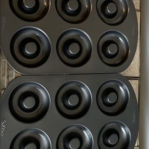 Wilton donut bagel bake set.